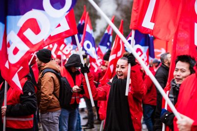 Manifestants lors de la manifestation de IndustriAll Europe à Bruxelles le 5 février 2025